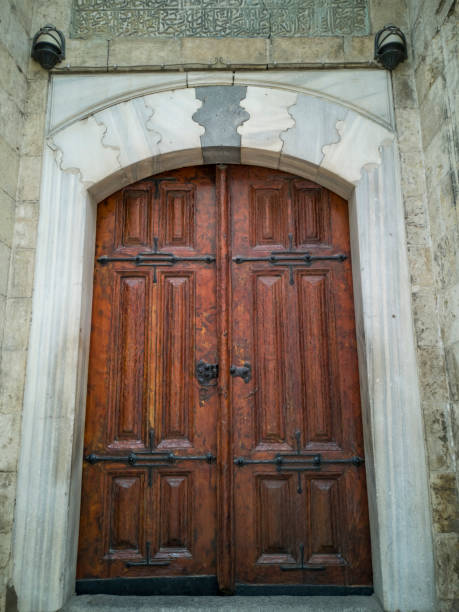 istock old building and old door 1172068438