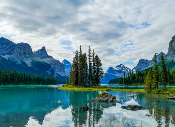 istock Spirit Island, Jasper National Park 1172109274