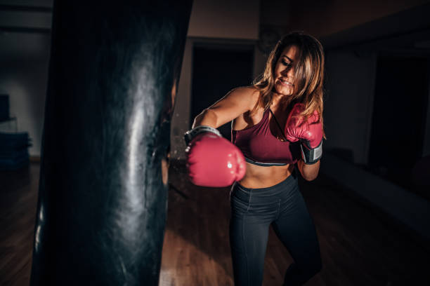 istock Fit woman knows boxing 1172159743
