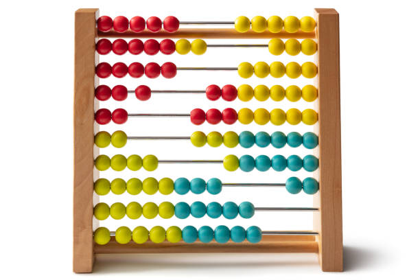 juguetes: ábaco de madera aislado sobre fondo blanco - mathematics mathematical symbol preschool simplicity fotografías e imágenes de stock