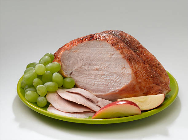 грудка индейки - roast turkey стоковые фото и изображения