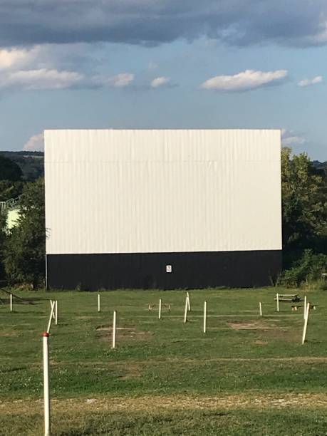 istock Drive-In Move Screen and Lot 1172242139