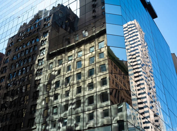 istock Building glass reflections New York 1172251061