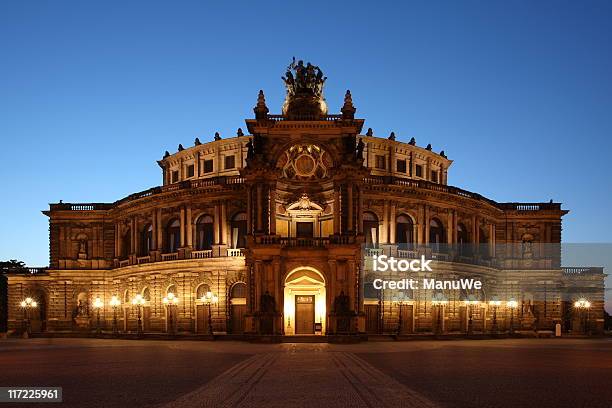 Dresden Semperoper 앞마당 블루 아워 0명에 대한 스톡 사진 및 기타 이미지 - 0명, 건축, 건축물