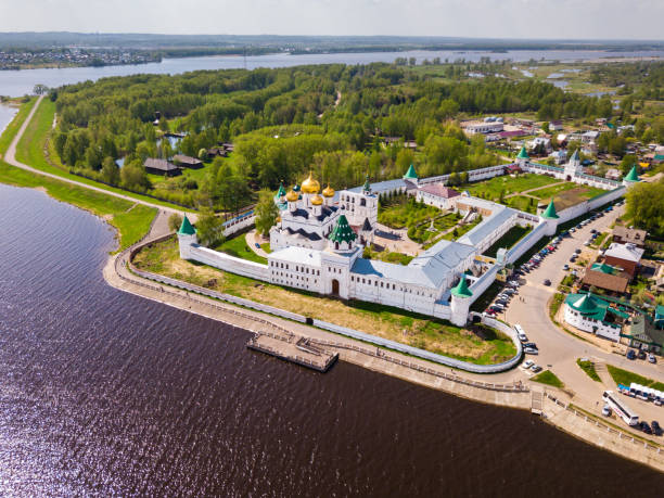 Ipatiev Monastery in Kostroma, Russia Picturesque architectural ensemble of medieval Orthodox Ipatiev Monastery in Kostroma, Russia golden ring of russia photos stock pictures, royalty-free photos & images