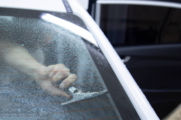 istock Install windows film on the car. 1172275998