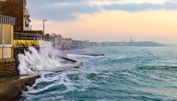istock High tide in Saint-Malo 1172279783
