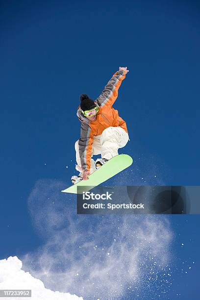 Snowboard Em Voo - Fotografias de stock e mais imagens de Adulto - Adulto, Agressão, Alegria