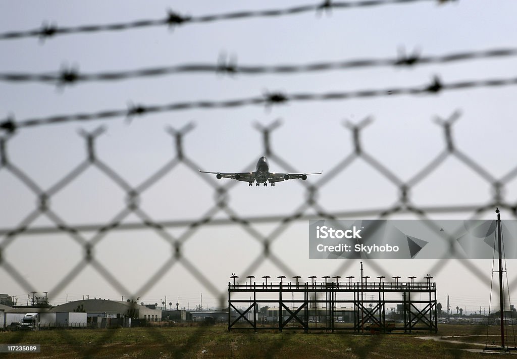 Aeroporto di sicurezza - Foto stock royalty-free di Aereo di linea