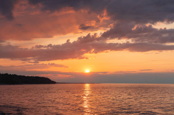istock Sunset on the sea 1172405278