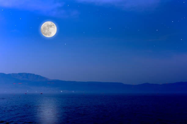 istock Full moon rising over the peninsula. 1172408870