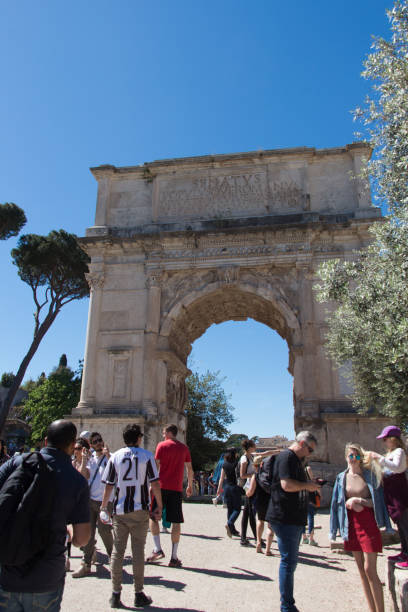 arch of titus, roman forum, rome, lazio, italy. - ancient civilization audio imagens e fotografias de stock