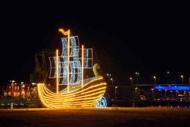 istock Illuminated straw ship located in the city 1172571374