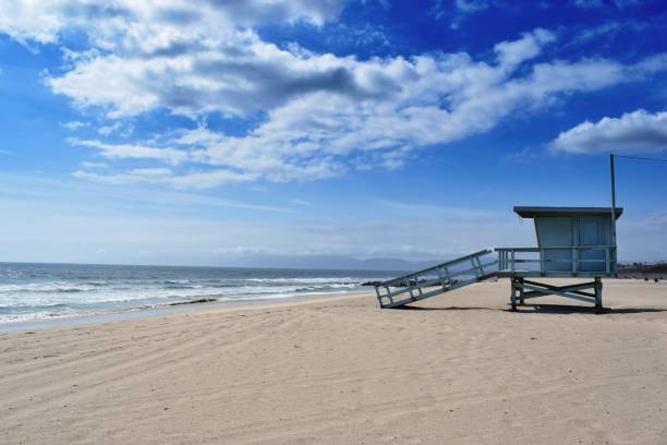 baywatch on the empty beach, california - horizon over water malibu california usa imagens e fotografias de stock