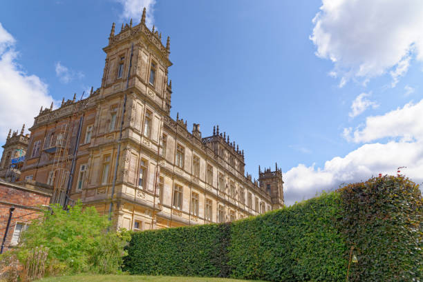 castillo de highclere - berkshire - reino unido - downtoun fotografías e imágenes de stock