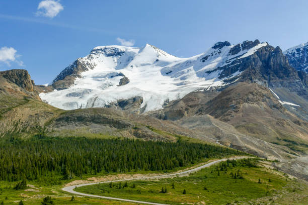istock Mount Athabasca, Columbia Icefield, Canada 1172648137