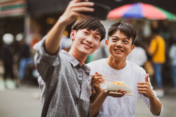 istock Street food selfie 1172679779