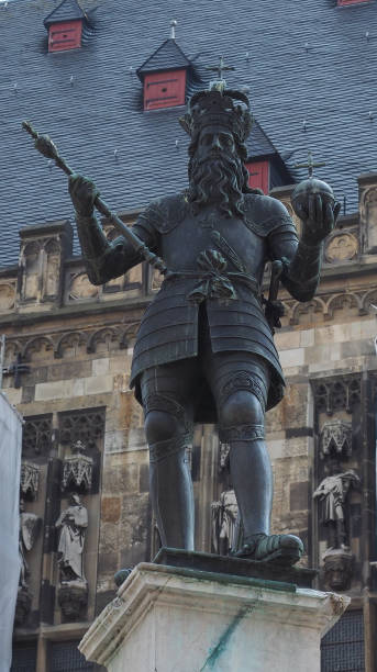 istock Karlsbrunnen (Charlemagne fountain) in Aachen 1172690873