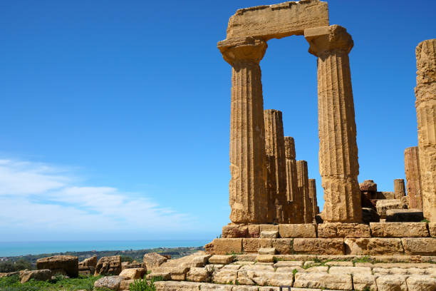 アグリジェントの寺院, シチリア - temple of heracles ストックフォトと画像