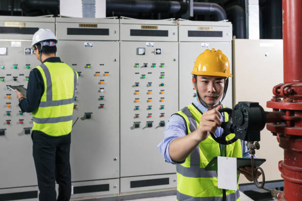 istock Teamwork in the boiler room 1172713922