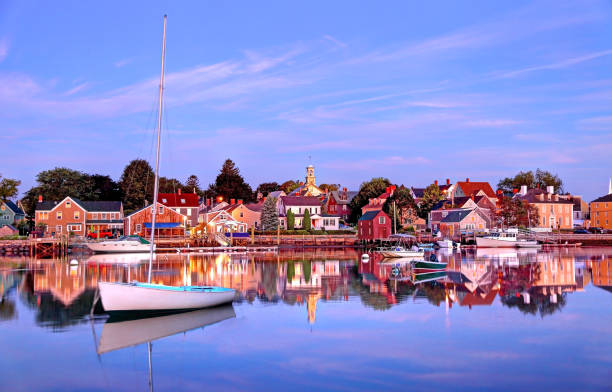 Historic Portsmouth, New Hampshire Portsmouth is the third oldest city in the United States and is a historic seaport and popular summer tourist destination only 60 miles from Boston portsmouth nh stock pictures, royalty-free photos & images