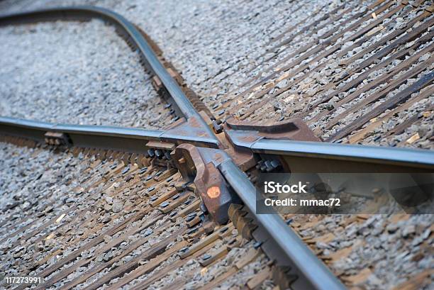 Foto de Railroad e mais fotos de stock de Aço - Aço, Descrição de Cor, Encruzilhada