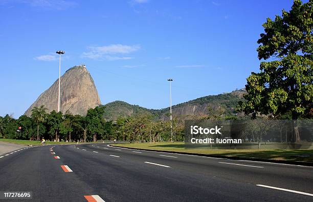 Rio De Janeiroaterro Do Flamengo - Fotografie stock e altre immagini di Rio de Janeiro - Rio de Janeiro, Viale, Albero