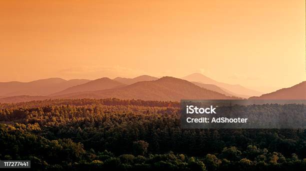 ブルーリッジ山脈 - ノースカロライナ州のストックフォトや画像を多数ご用意 - ノースカロライナ州, サウスカロライナ州, アッシュビル