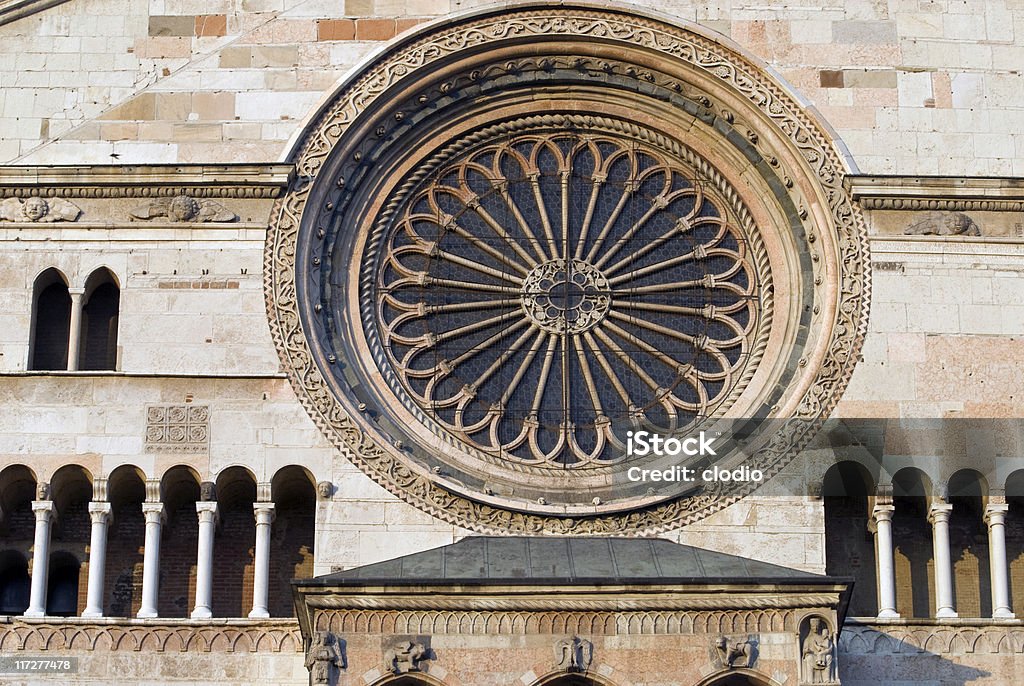 Cremona (Lombardie, Italie), rose fenêtre sur la façade de la cathédrale - Photo de Arcade libre de droits