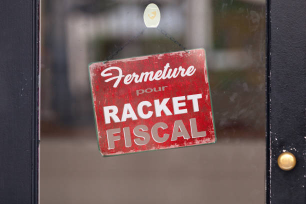 istock Closure for tax racket - Closed sign 1172782465