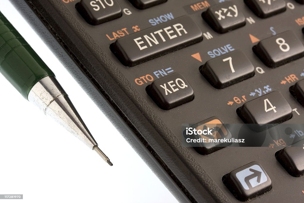Détail de la calculatrice programmables scientifique et un crayon - Photo de Bleu libre de droits