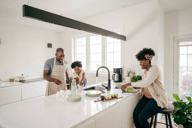 istock Family in the kitchen 1172836063