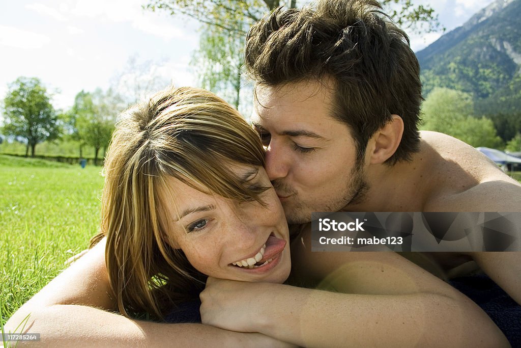 Bacio - Foto stock royalty-free di Prateria - Campo