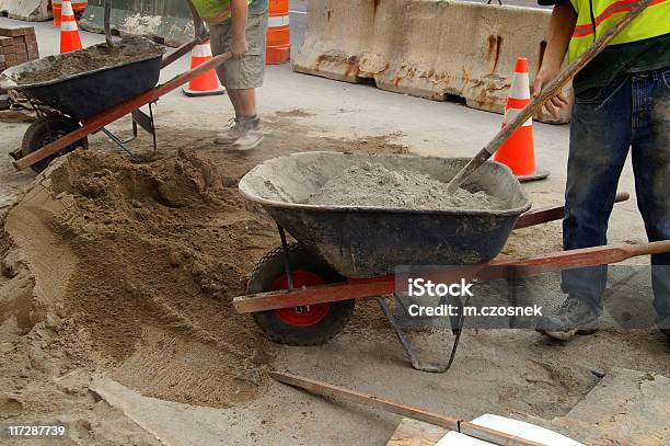 Constuction 作業 - 2人のストックフォトや画像を多数ご用意 - 2人, ねこ車, カラー画像