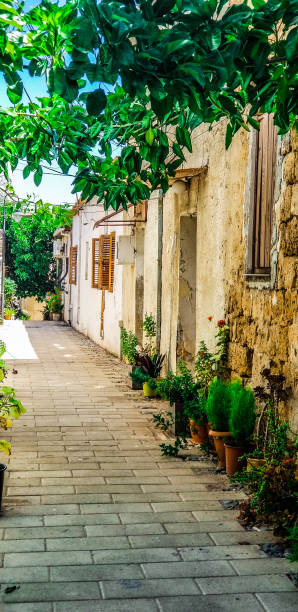 istock The quiet neighborhood 1172894376