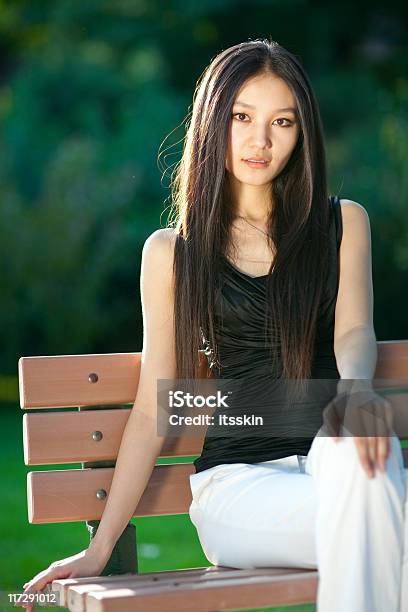 Chińska Dziewczyna - zdjęcia stockowe i więcej obrazów 20-29 lat - 20-29 lat, Chińczycy, Czarne włosy