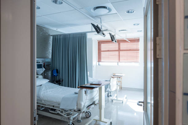 istock Interior of empty hospital ward with bed 1172911885