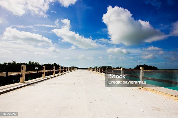 Brücke Zum Himmel Stockfoto und mehr Bilder von Abgeschiedenheit - Abgeschiedenheit, Aktivitäten und Sport, Autoreise