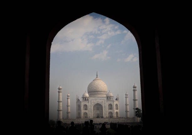 istock tajmahal the seven wonders 1172940022