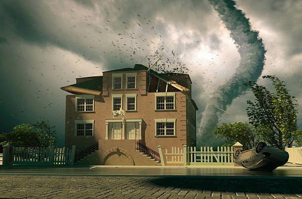 tornado sulla casa - occhio del ciclone foto e immagini stock