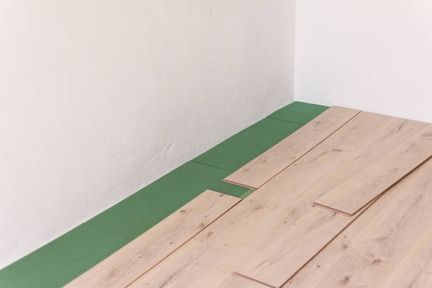 istock Installation laminate in the room 1172960746