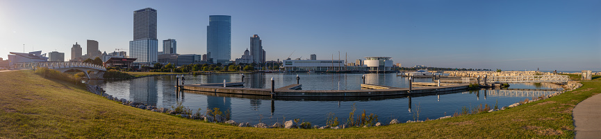 Milwaukee, city in the state of Wisconsin, United States of American, as seen on the afternoon from the lakefront