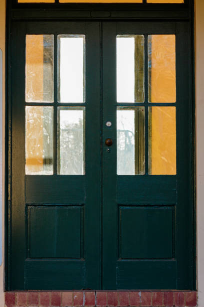 istock Behind the green door 1173082426
