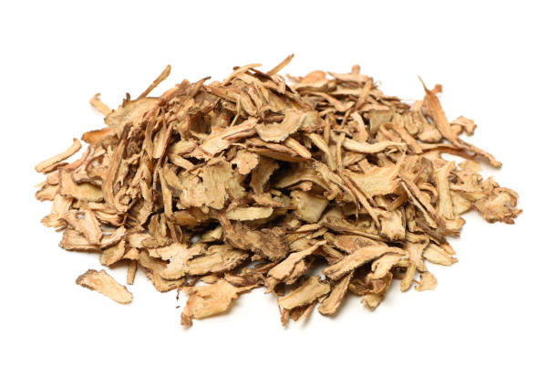 슬라이스 안젤리카 시넨시스 또는 당구이 - angelica herb herbal medicine root 뉴스 사진 이미지