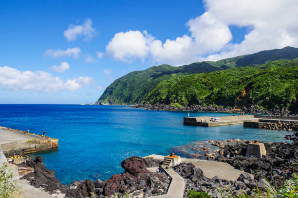 Harbor The port of Hachijojima where the waves are quiet sound port stock pictures, royalty-free photos & images