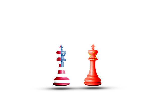 米国と中国は白い背景を持つキングチェスに印刷画面をフラグ。これは、米国と中国の間の経済関税貿易戦争税の障壁の象徴です。 - risk board game board game victory war ストックフォトと画像