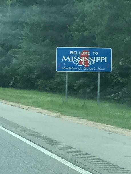 istock Welcome to Mississippi 1173146418