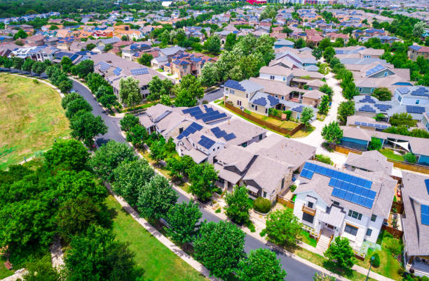 グリーンコミュニティ - aerial view suburb housing development texas ストックフォトと画像