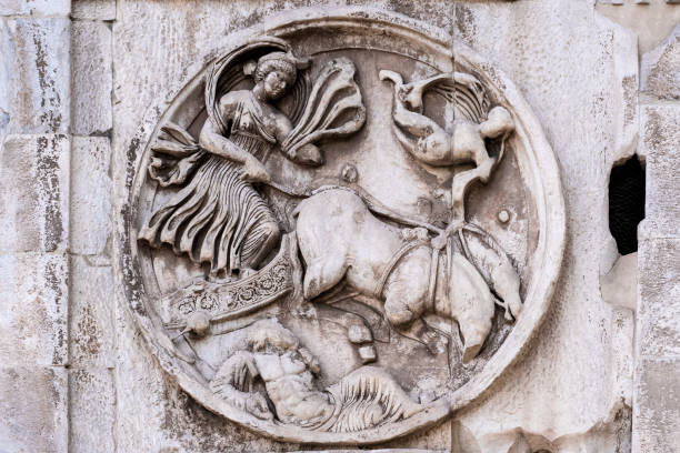 istock Arch of Constantine: the Goddess Diana Moon 1173166873