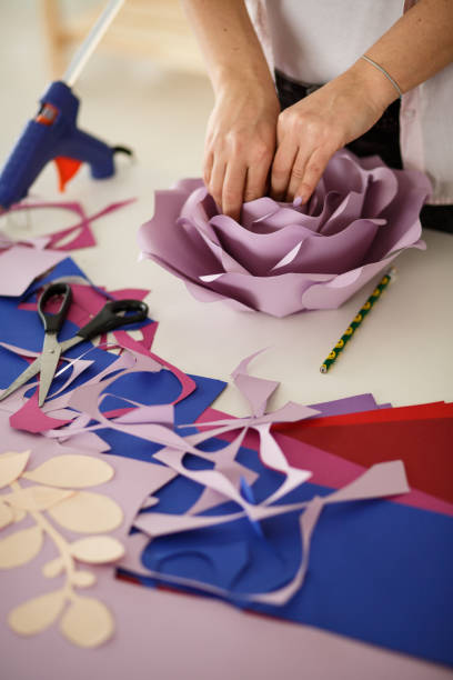 Hacer Flores De Papel - Banco de fotos e imágenes de stock - iStock Hacer Flores De Papel - Banco de fotos e imágenes de stock - iStock